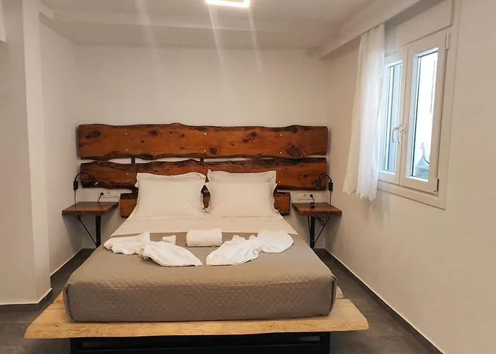 Nina's Down * Skiathos stad