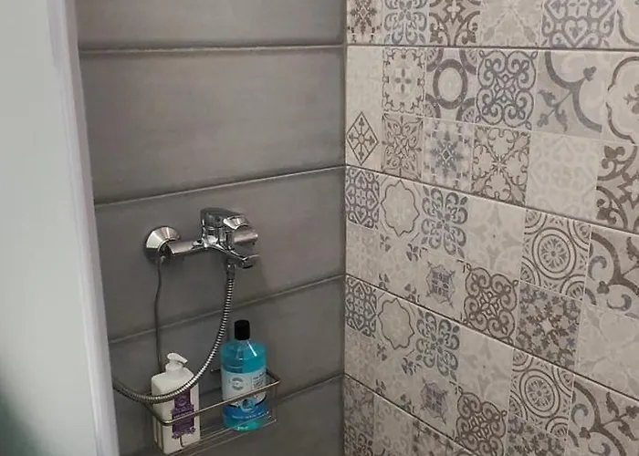 Nina's Down Skiathos stad