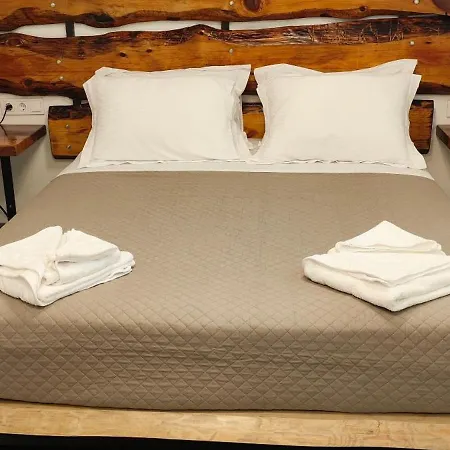 Nina's Down Apartment *